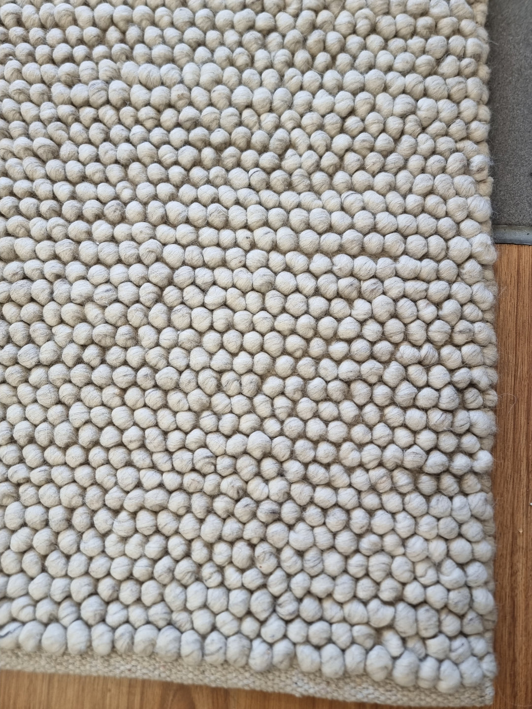 Pebbles Pure Wool Silver Stone Hand Woven Rug