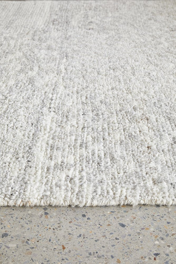 DARREN PALMER TRAVERTINE SILVER - Luxurious Rugs