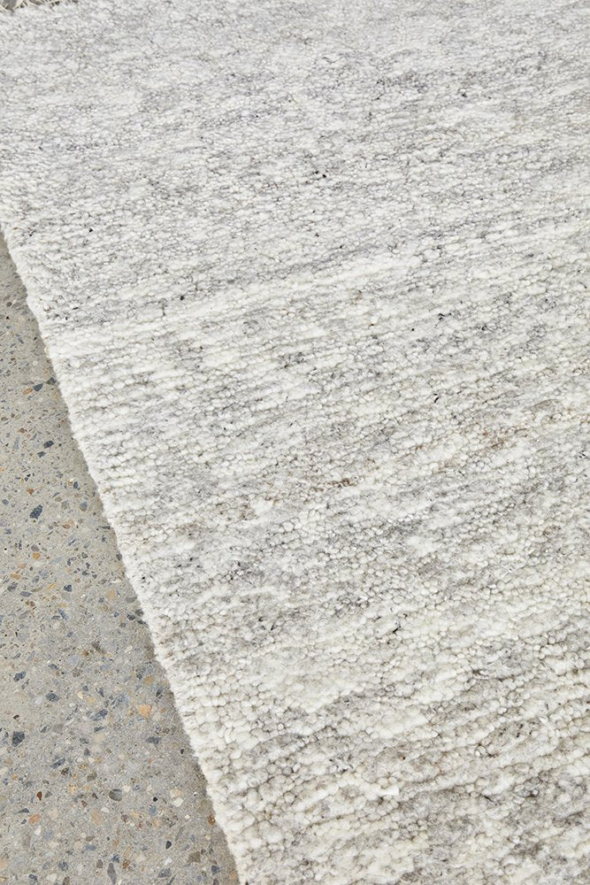 DARREN PALMER TRAVERTINE SILVER - Luxurious Rugs