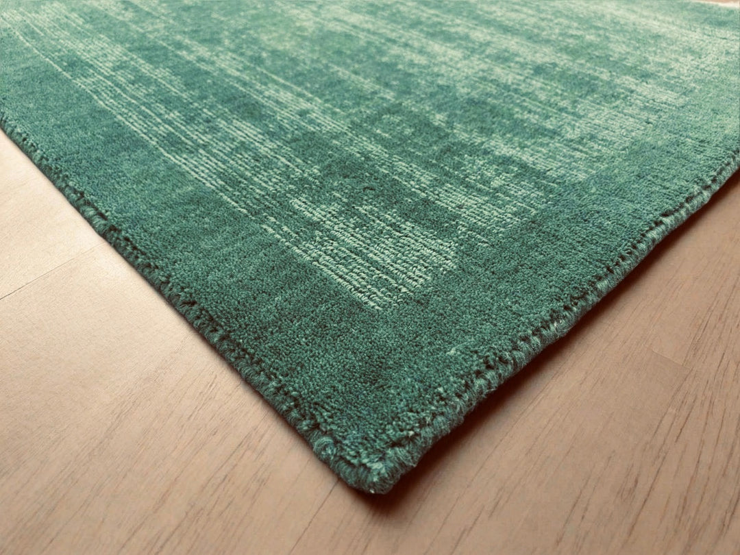 Crimson Bloom Green 100% New Zealand wool Rug