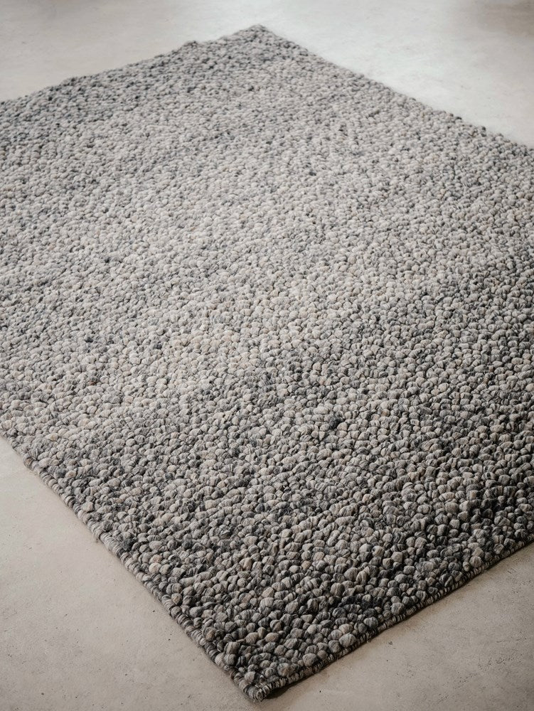 Fish Eye - Steel Multi Pure Wool with Minimal Shedding for a Timeless Touch