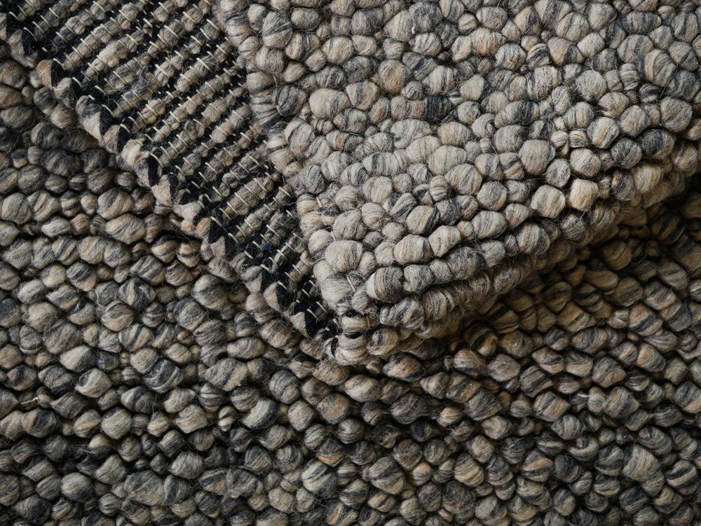 Fish Eye - Steel Multi Pure Wool with Minimal Shedding for a Timeless Touch