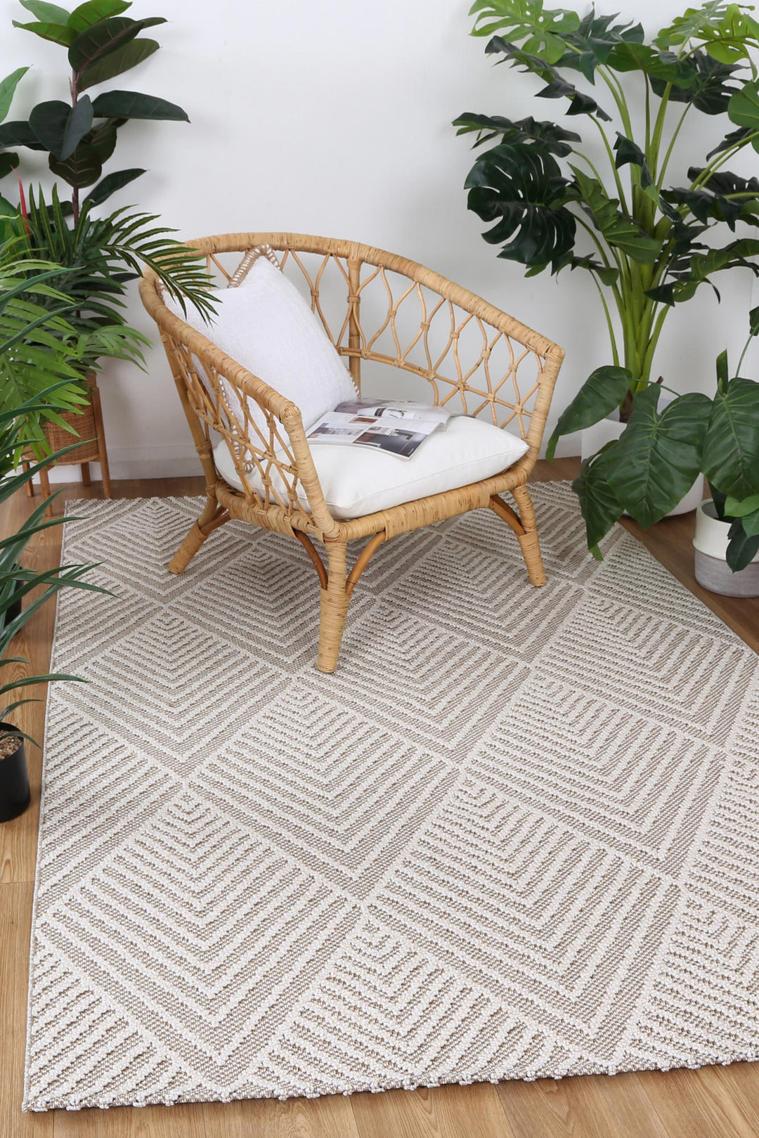 Vanuatu Onika Beige Geometric Flatweave Rug