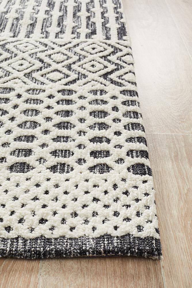 Levi Emma Ivory Black Rug