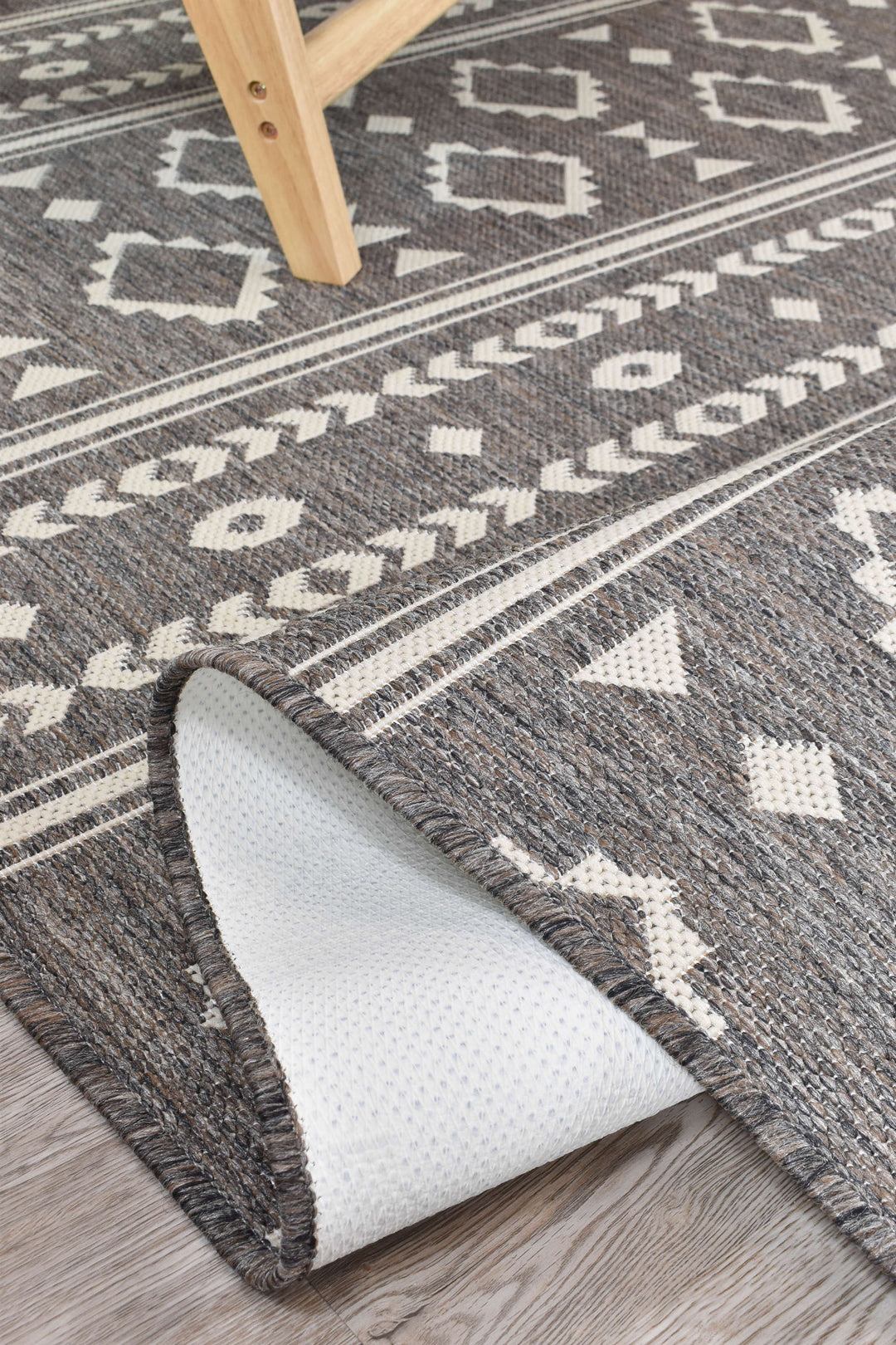 Long Island Brown Rug 3333-W71E