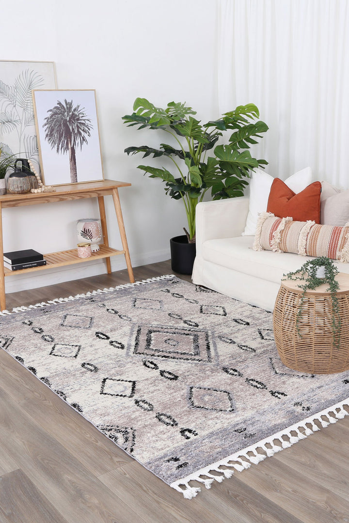 Boho Moroccan Tribal Diamond Ash Rug ( New Landed )