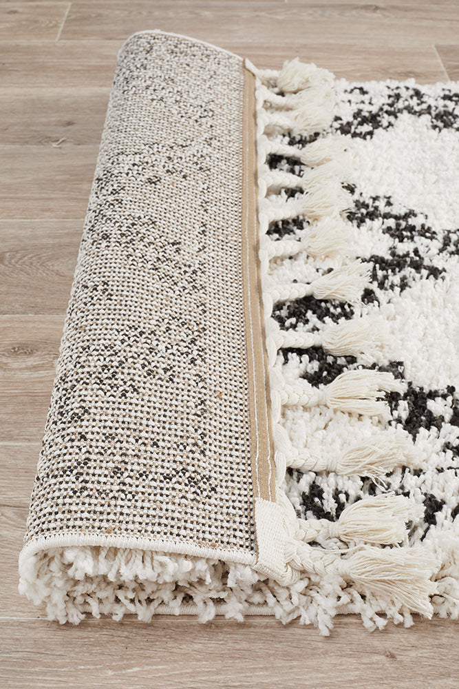 Saffron 33 White Runner Rug