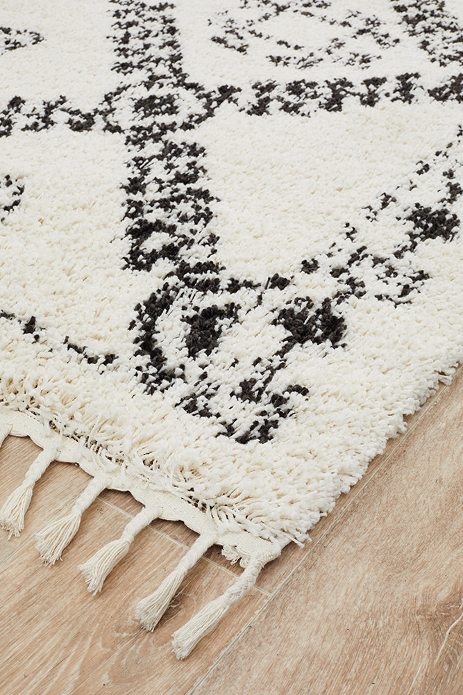 Saffron 33 White Runner Rug